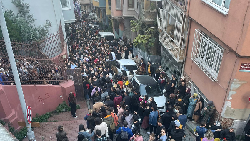 Türkiye’nin en zor girilen okulu: Kuyrukta öne geçmek için 500 TL vermeyi gözden çıkardılar