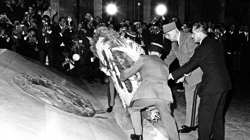 Fransa Cumhurbaşkanı Charles de Gaulle, 1968’deki Türkiye gezisi sırasında Anıtkabir’i ziyaret ediyor.