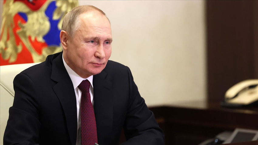 Putin: Gelişmiş silahlar üretmeye devam edeceğiz