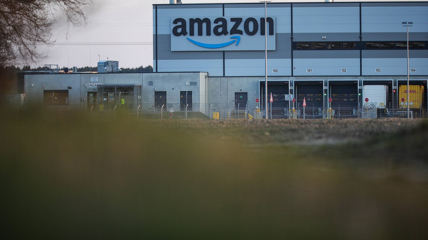 Amazon, Birleşik Krallık’taki üç deposunu kapatmayı planlıyor