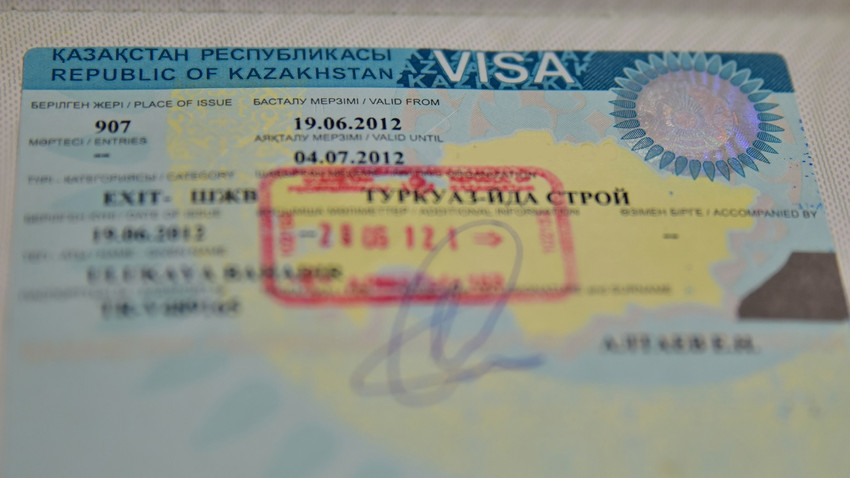 Kazakistan Rus vatandaşlarına ülkede uzun süre vizesiz kalma kolaylığını iptal etti