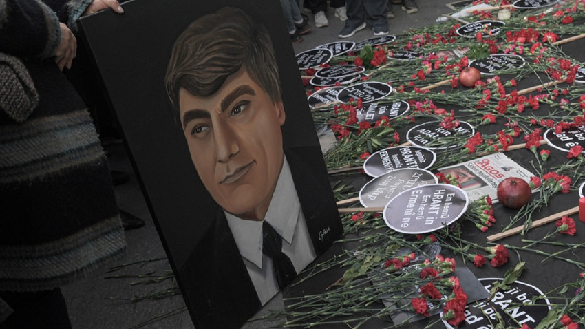 Gazeteci Hrant Dink, Agos gazetesi önünde törenle anıldı