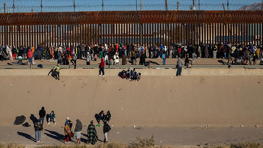 ABD'nin Meksika sınırındaki düzensiz göçmen sayısı rekor seviyeye ulaştı