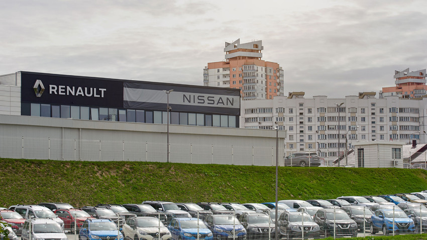 Nissan'daki Renault hissesi yüzde 15'e düşürülüyor