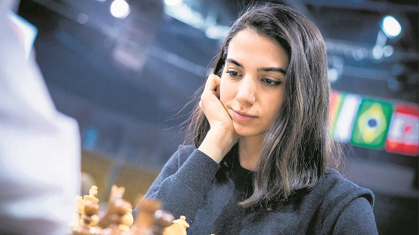 Sara Khadem İran’ın bir numaralı kadın satranç oyuncusu, dünyada da 17. sırada.
