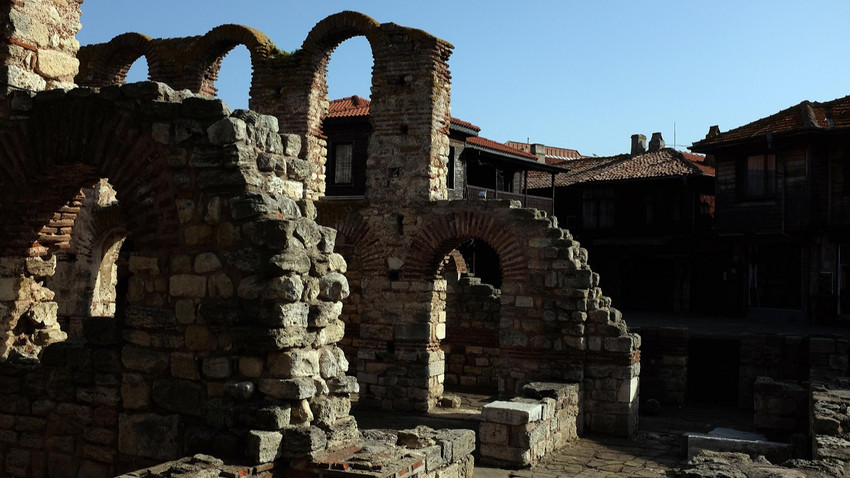 Bulgaristan'ın koruma altındaki Nesebar kentindeki kazılar nedeniyle inceleme başlatıldı