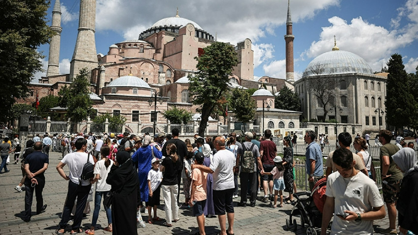 İstanbul'a gelen turist sayısı 16 milyonu aştı
