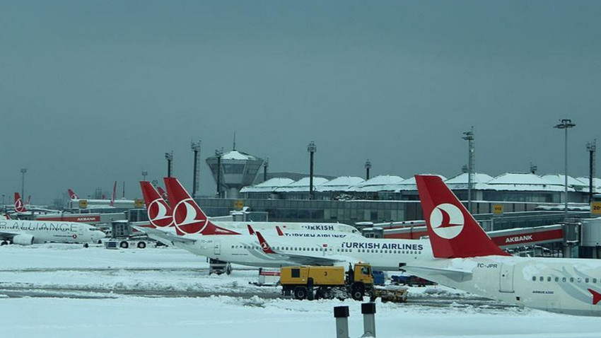 THY, kötü hava koşulları nedeniyle İstanbul'da 238 seferini iptal etti