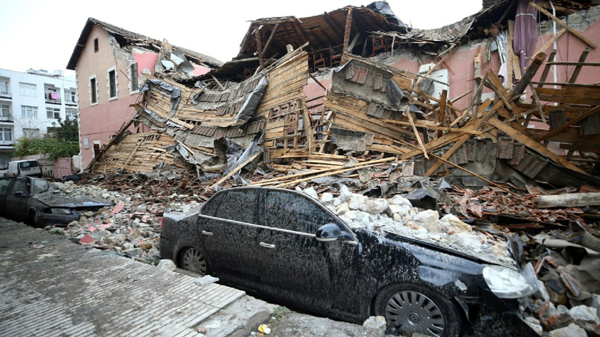 Deprem bölgesinde banka borçlarına erteleme