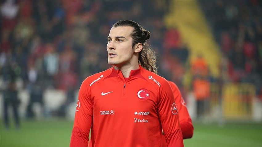 Milli futbolcu Çağlar Söyüncü, deprem fırsatçılarına tepki gösterdi