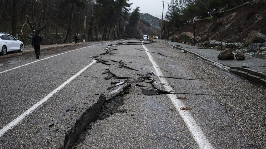 The Guardian yazdı: Depremin jeolojik etkisi de yavaş yavaş gündeme geliyor