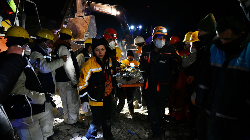 Gaziantep'te enkaz altında kalan kadın 170 saat sonra kurtarıldı