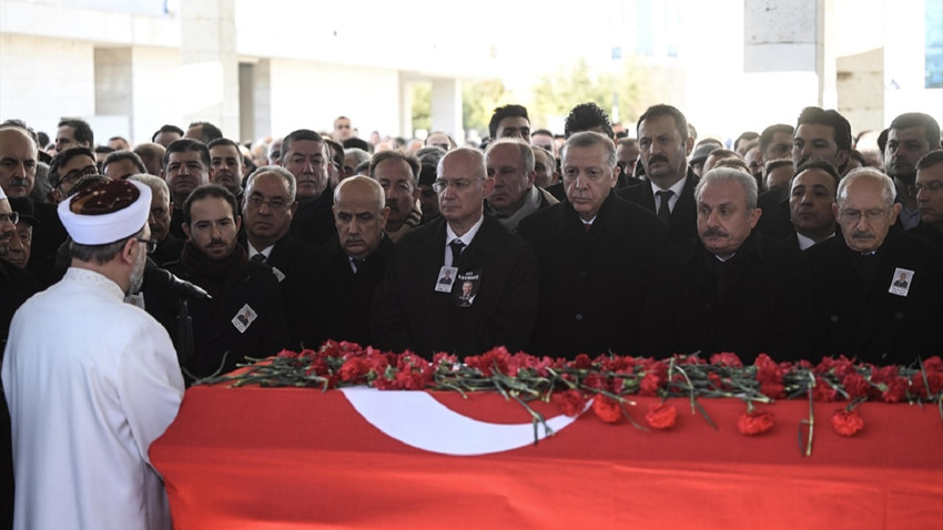 Deniz Baykal son yolculuğuna uğurlandı