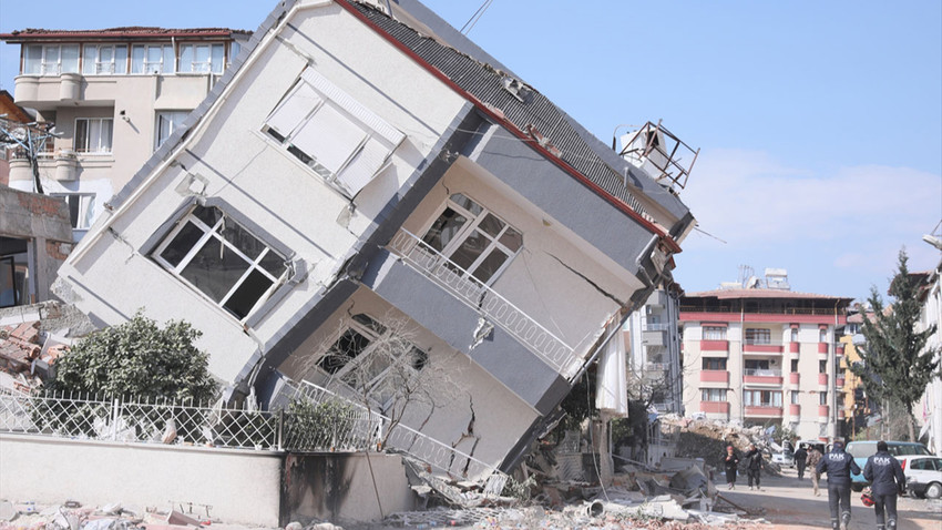 Bakan Kurum: Deprem bölgesinde 84 bin 726 bina yıkık, acil yıkılacak ve ağır hasarlı olarak tespit edildi