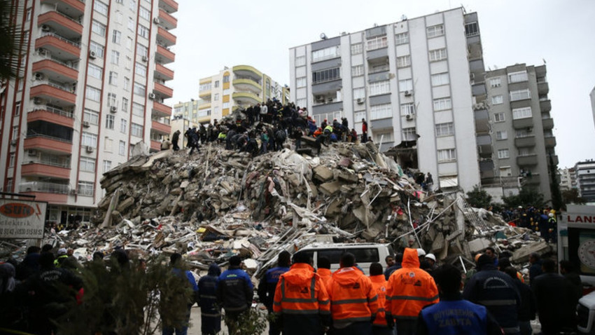 Depremde yıkılan İsias Otelin sahipleri ve yöneticileri tutuklandı