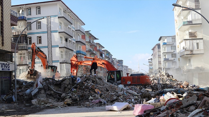 Malatya'da yıkılan binalara ilişkin şu ana kadar 13 kişi tutuklandı