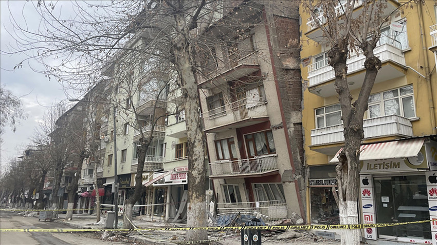 Malatya Valiliği: Yıkılan bina sayısı 2 bin 528