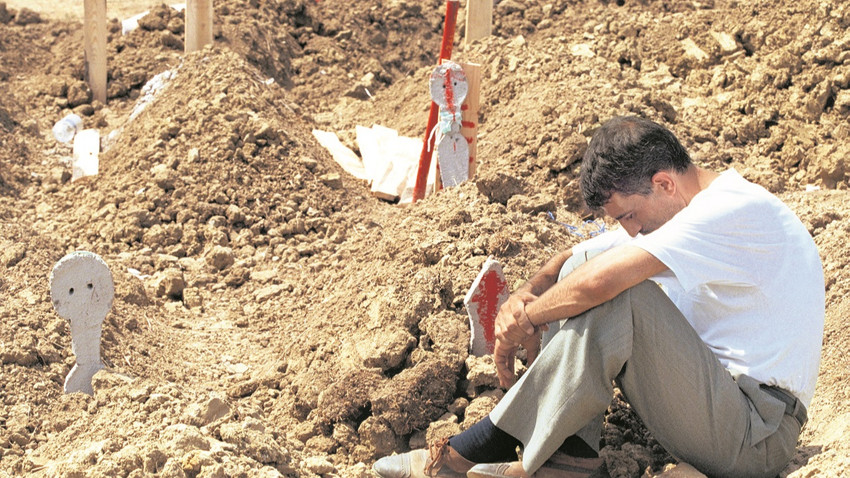 17 Ağustos 1999 depreminden sonra da cinayetlere imza atanlardan  hesap sorulacağı söylenmiş ama vaatler boşa çıkmıştı. (Fotoğraf: Pascal Le Segretain/Getty Images)