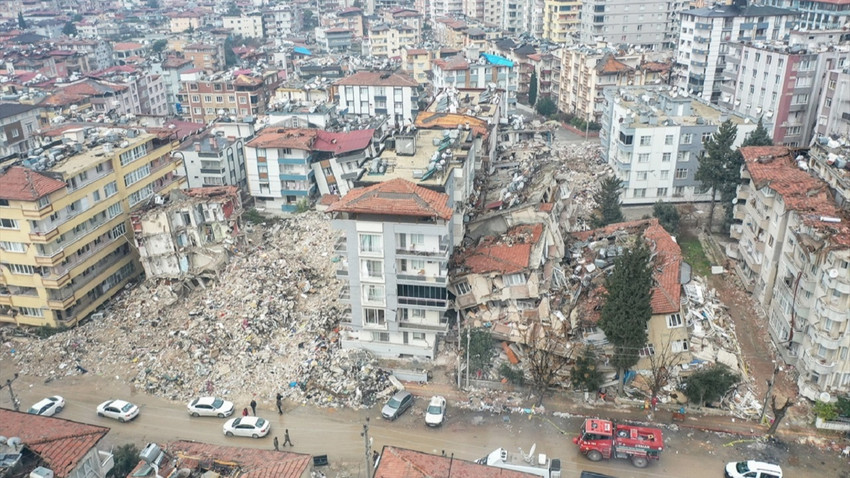 Hatay'da yıkılan Rende Sitesi'nin sahibi yaş haddinden serbest bırakıldı