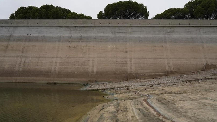 Katalonya bölgesinde şiddetini artıran kuraklıktan dolayı alarm seviyesi yükseltildi