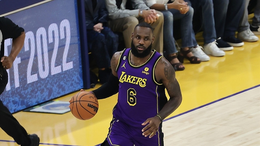 Lakers'ta forma giyen LeBron James sakatlandı