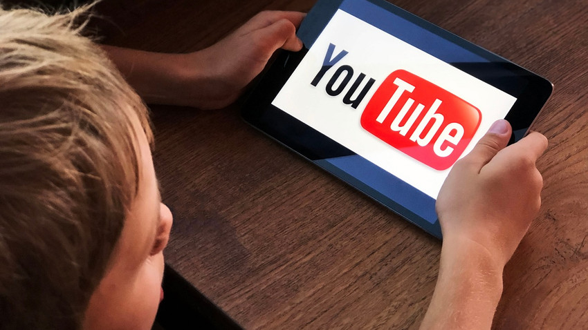 YouTube, çocukların verilerini topladığı gerekçesiyle şikayet edildi