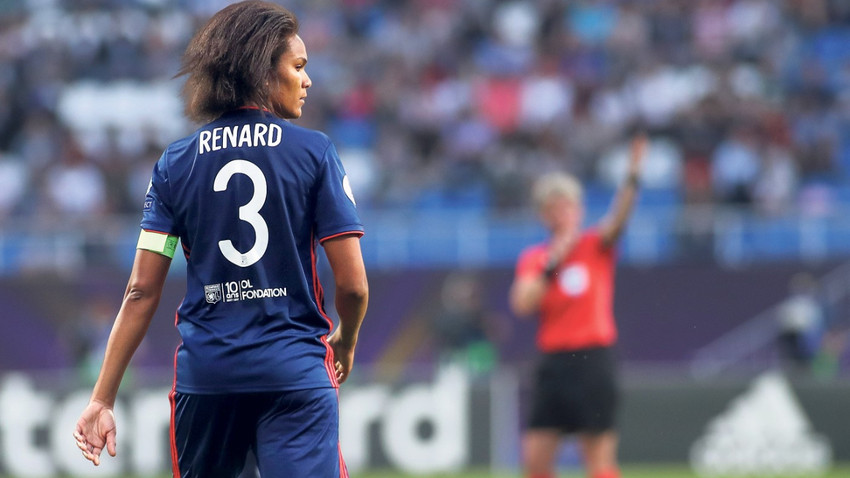 Fransa milli takımı kaptanı Wendie Renard istifa zincirinin başını çekti.