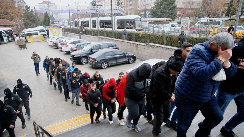 'Trafik sigortası' dolandırıcılığı operasyonunda 22 tutuklama