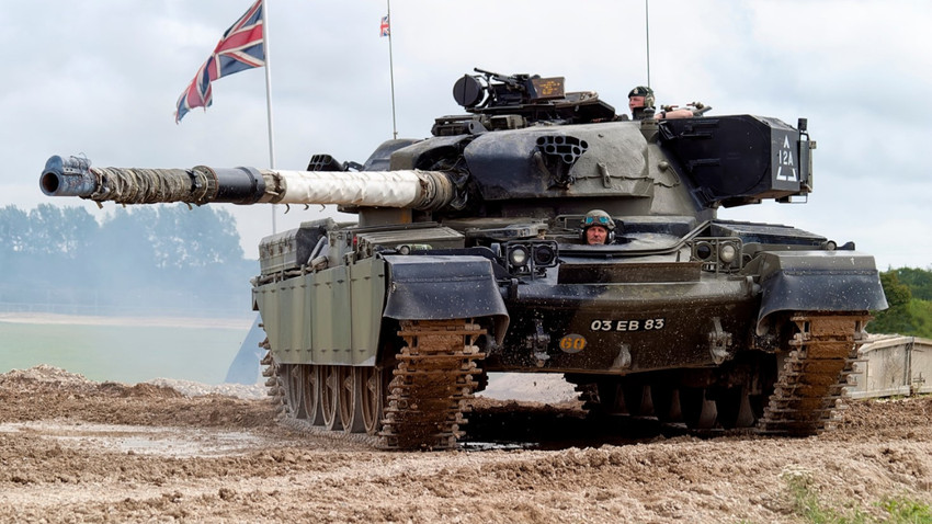 İngiltere savunma harcamalarını 5 milyar sterlin artıracak