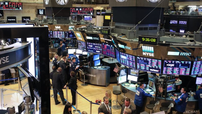 S&P 500, Nasdaq ve Dow Jones haftanın son işlem gününü düşüşle kapattı