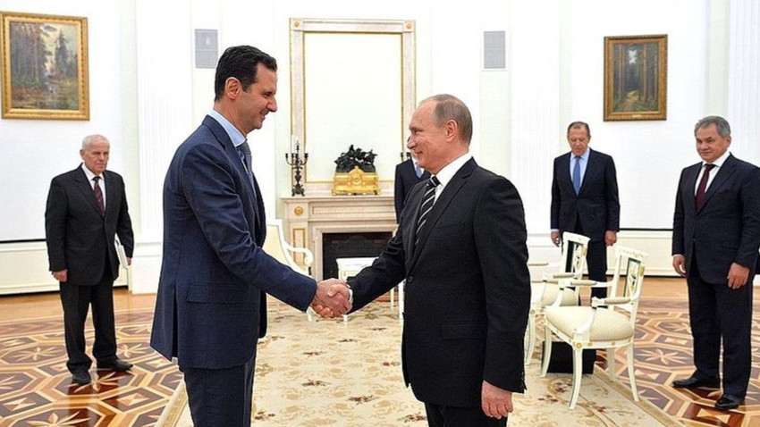 Rusya Devlet Başkanı Putin Suriye'deki rejimin lideri Esad ile Moskova'da görüştü