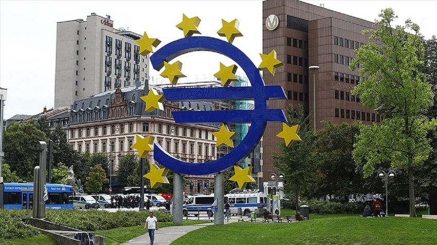 Avrupa Merkez Bankası politika faizini 25 baz puan artırdı