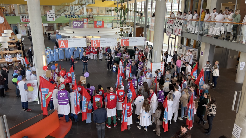 Hollanda’da yaklaşık 200 bin sağlık çalışanı greve gitti