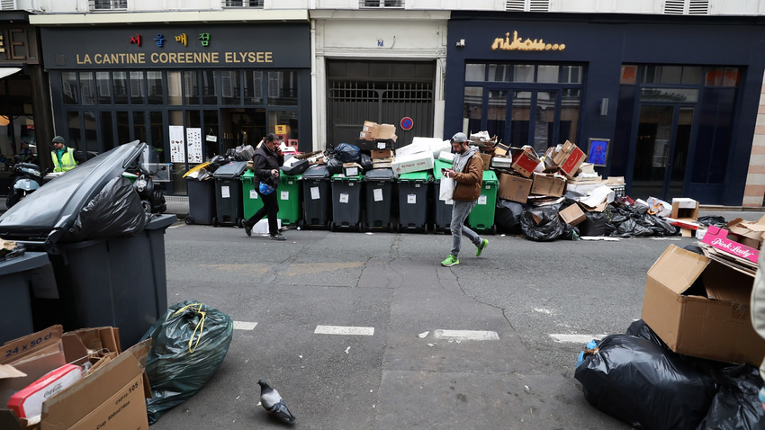 Paris Emniyet Müdürlüğü grevdeki temizlik işçilerini zorla çalıştırmaya başladı