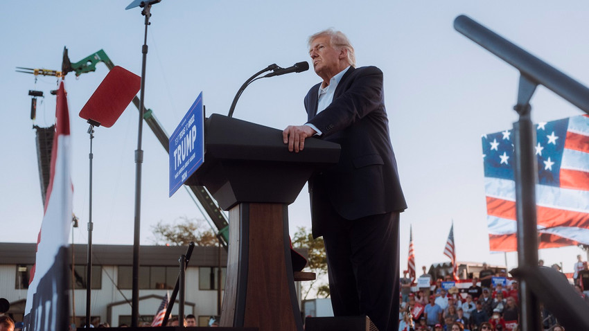 Donald Trump, 25 Mart 2023 tarihinde Teksas'ın Waco kentindeki Waco Bölgesel Havalimanı'nda düzenlenen bir kampanya mitinginde konuşurken (Fotoğraf: Christopher Lee/The New York Times)
