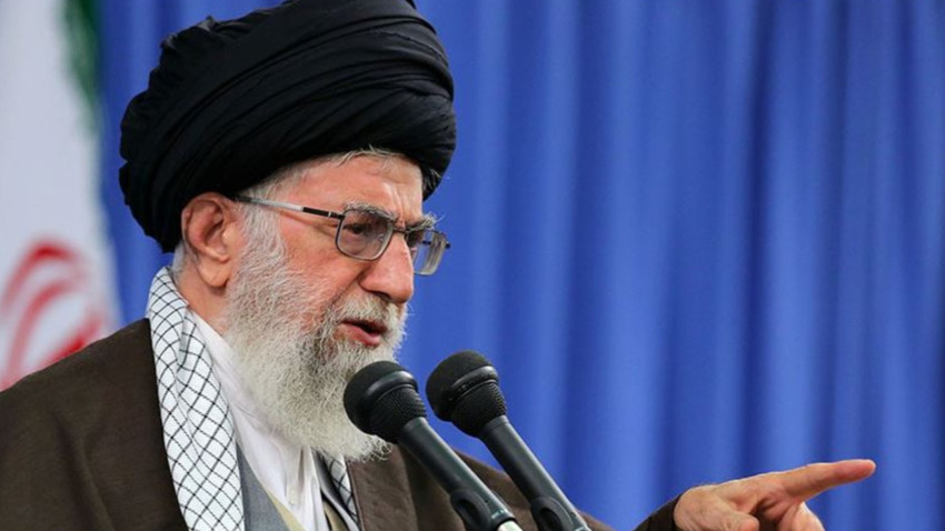 İran lideri Hamaney: Başörtüsü takmak dini ve yasal bir zorunluluktur