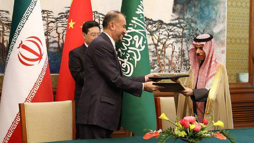 Suudi Arabistan Asya'ya yakınlaşarak ABD'den uzaklaşıyor mu?