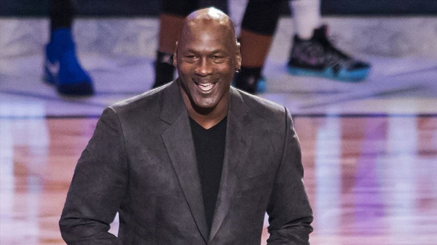 Michael Jordan'ın spor ayakkabıları 2,2 milyon dolara rekor fiyata satıldı