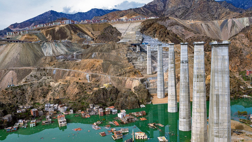 Yusufeli Barajı yaklaşık 2 milyar metreküp su tutma hacmine sahip. (Fotoğraf: Yasin Akgül / Getty Images)