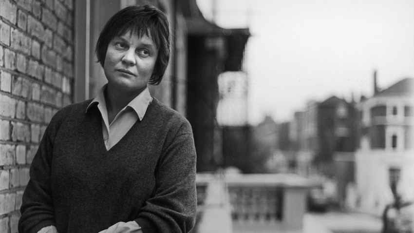 Iris Murdoch'un Sartre-Romantik Rasyonalist kitabı yeni baskısıyla raflarda