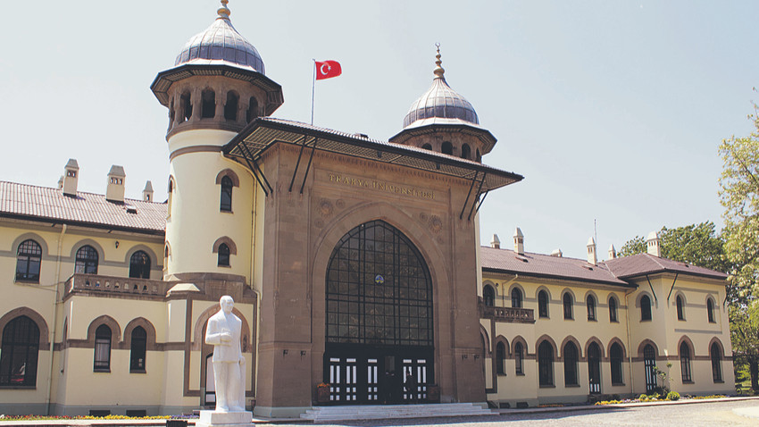 Günümüzde Trakya Üniversitesi Rektörlük binası ve Güzel Sanatlar Fakültesi olarak kullanılan eski Karaağaç Garı.