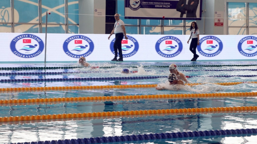 Genç yüzücüler milli takım seçmelerinde iki Türkiye rekoru kırdı