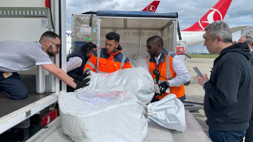 Fransa ve İsviçre'deki oy pusulaları Türkiye'ye gönderildi