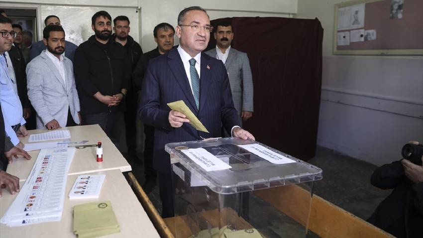 Adalet Bakanı Bekir Bozdağ oyunu kullandı