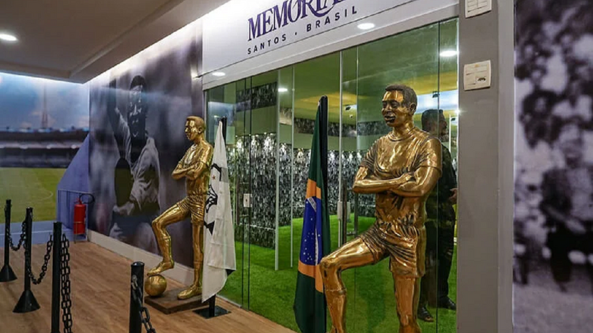 Brezilyalı efsane futbolcu Pele'nin mozolesi ziyarete açıldı
