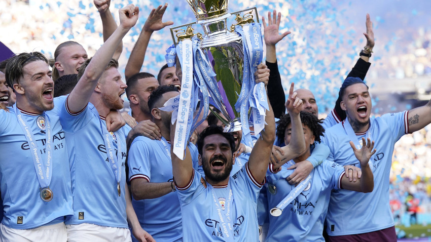 Şampiyon Manchester City, sezonu üçleme yaparak kapatmanın peşinde