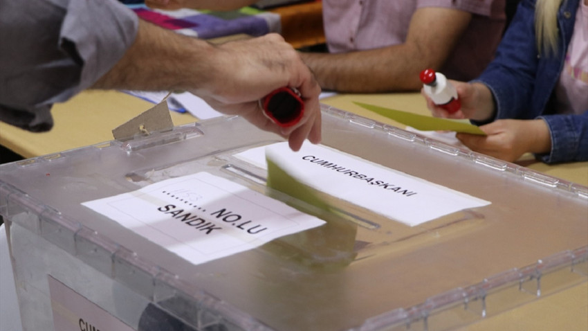 Türkiye sandık başında: Cumhurbaşkanlığı Seçimi'nin ikinci turu için oy verme işlemi başladı