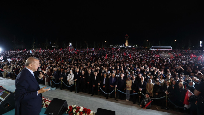 Cumhurbaşkanı Erdoğan'dan balkon konuşması: Kazanan sadece biz değiliz, kazanan Türkiye'dir