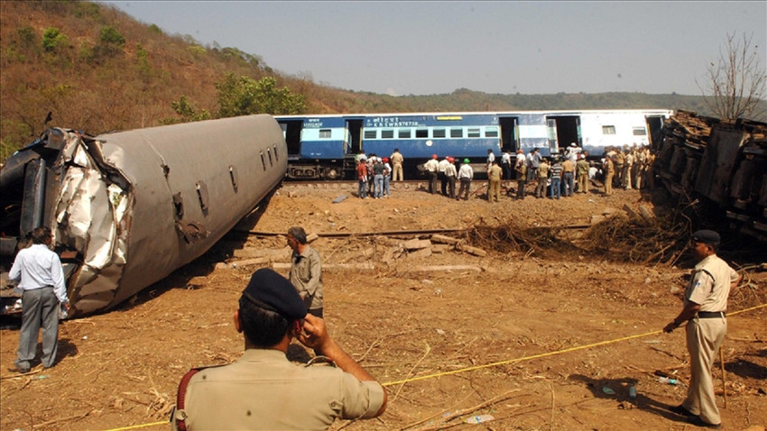 Hindistan Başbakanı Modi: Tren kazasının sorumluları cezalandırılacak