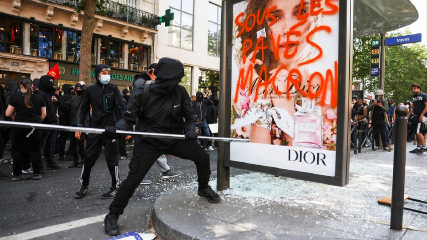 Fransa'da emeklilik reformuna karşı ülke genelinde protesto: 14 gözaltı
